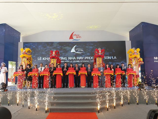 mua-lan-khai-truong